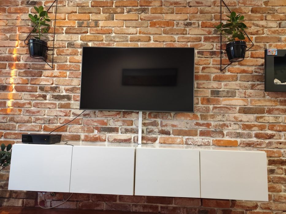 Szafka RTV wisząca