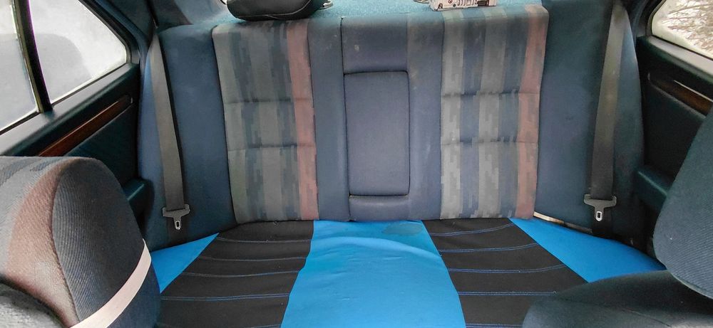 Мерседес C200 (2.0d)