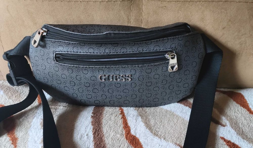 Oryginalna Nerka GUESS Black Monogram (Kod F117)  Stan Idealny jak Nowa.