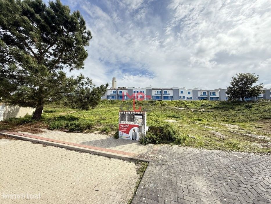 Lote de Terreno Urbano em Torres Vedras Ideal para Construção de Mo...