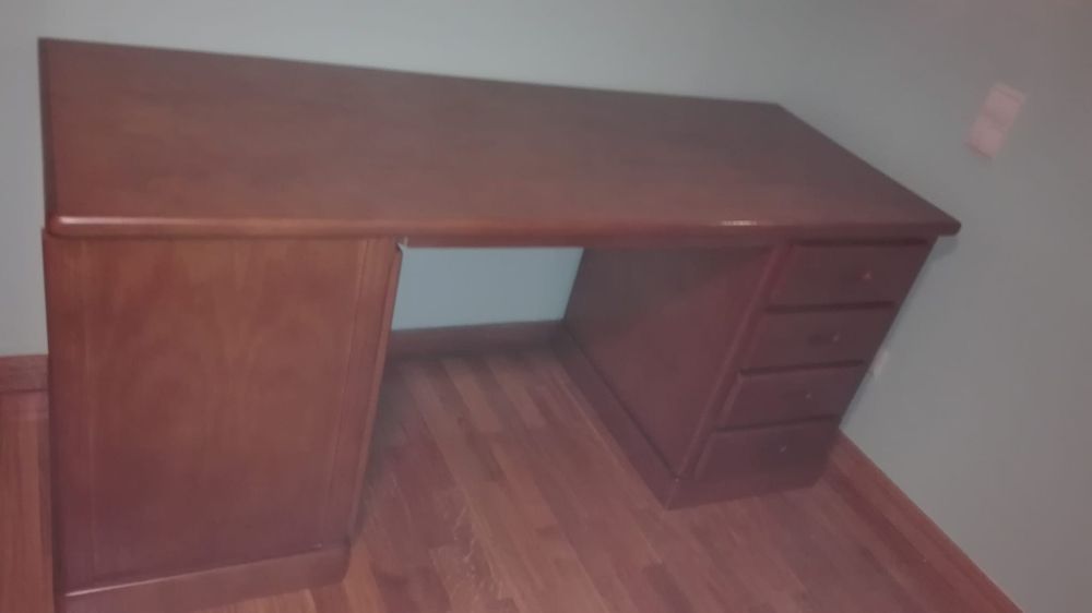 Secretaria em madeira