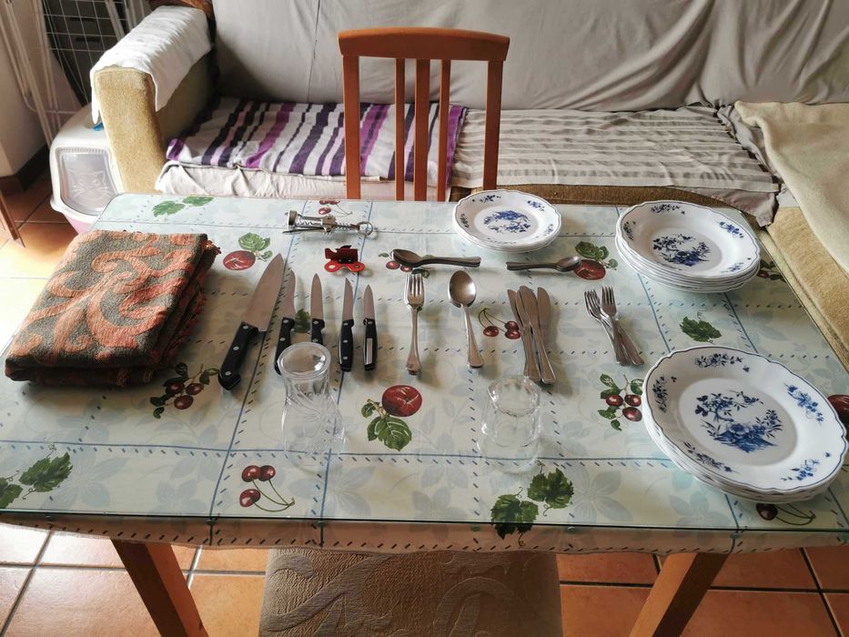 Mesa de cozinha com tampo de vidro