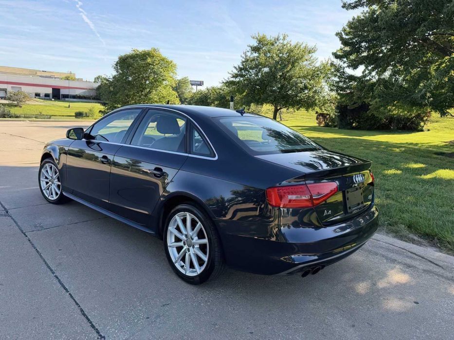 Audi A4 quattro Premium      2014