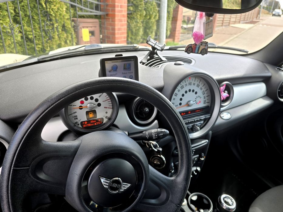 Mini couper 1.6 lif 2011 rok orginalna navi  fajny stan /zamiana