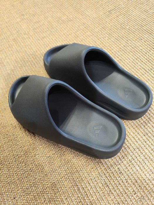 Nowe trampki Adidas Yeezy Slide Czarny buty R.38