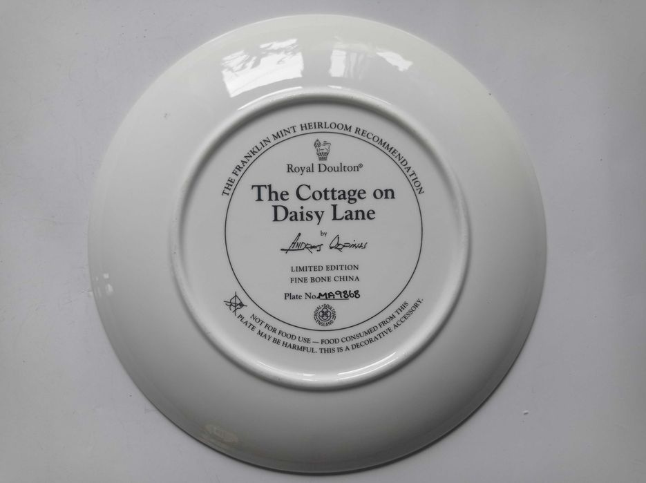 Talerz - The Cottage on Daisy Lane - Andres Dopinus -MA 9868