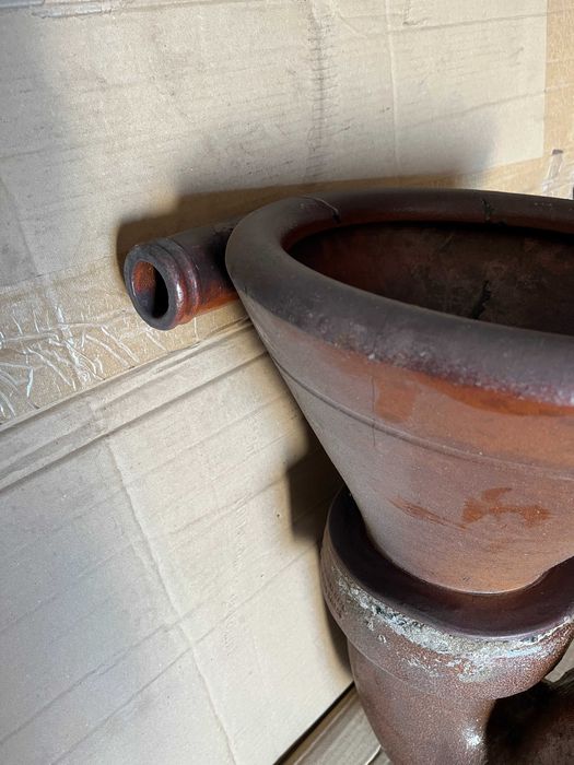 Sanita muita antiga em grés da Cerâmica Rocha – Oliv. do Bairro