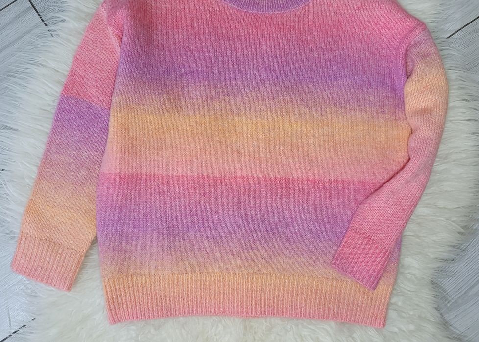 Светр для дівчинки
