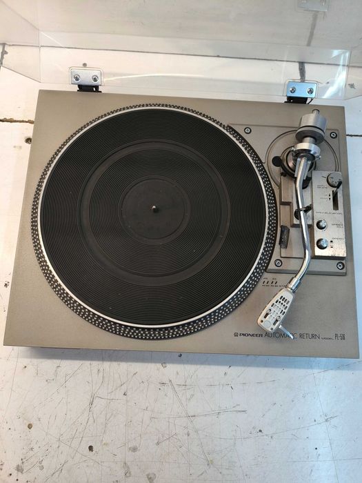 Gira Discos PIONEER PL-516