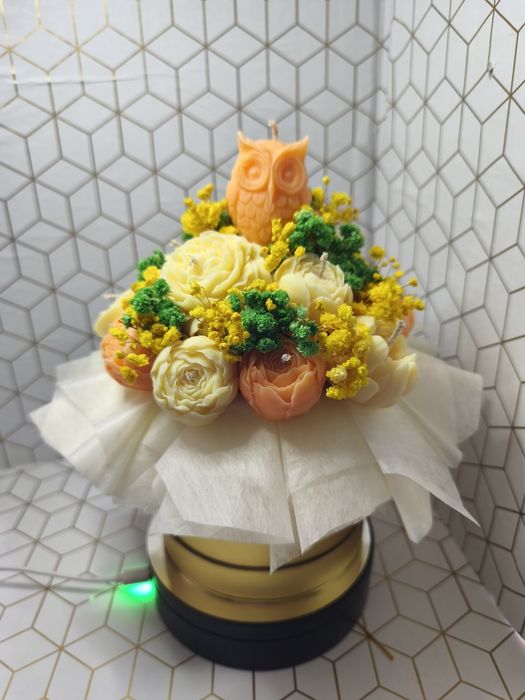 Flowerbox ze świecami sojowymi 
Dostępny od ręki 
Wysyłka InPost.