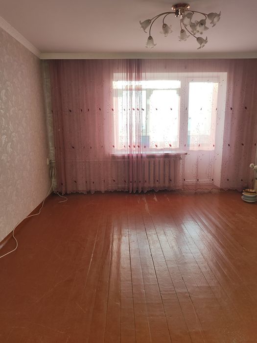 Продам 3 кімнатну квартиру в центрі
