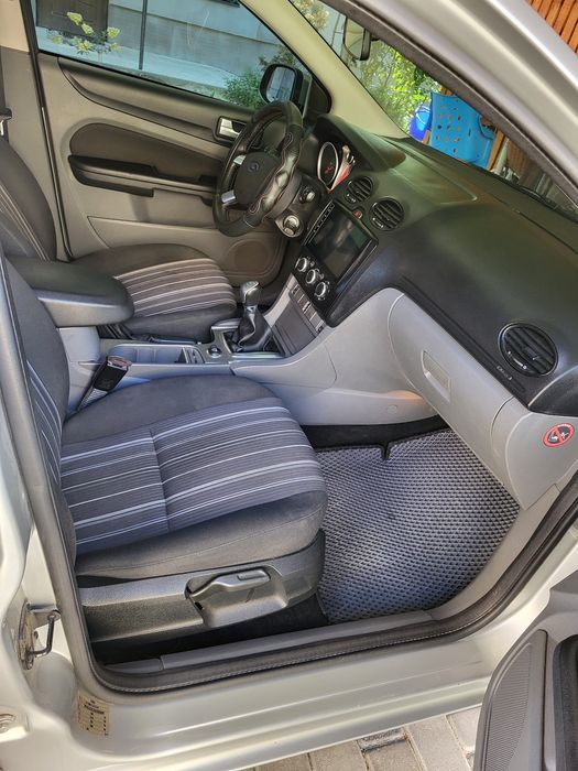 Ford Focus 2010 року