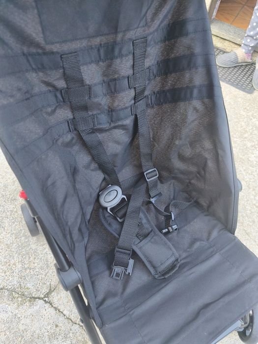 Carro de passeio basicamente novo 15€