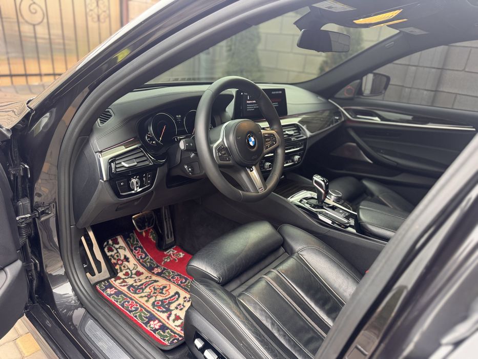 Продам BMW G30 540i