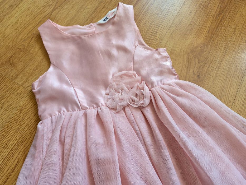 rozm. 122 H&M sukienka elegancka pudrowy róż tiul