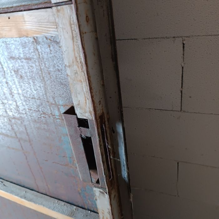 Двері металеві бу