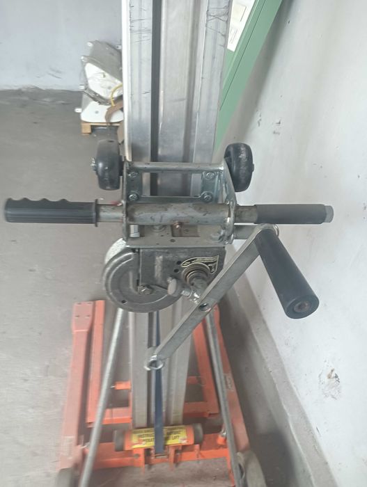 Podnosnik towowarowo- montażowy winda SUMNER MFG