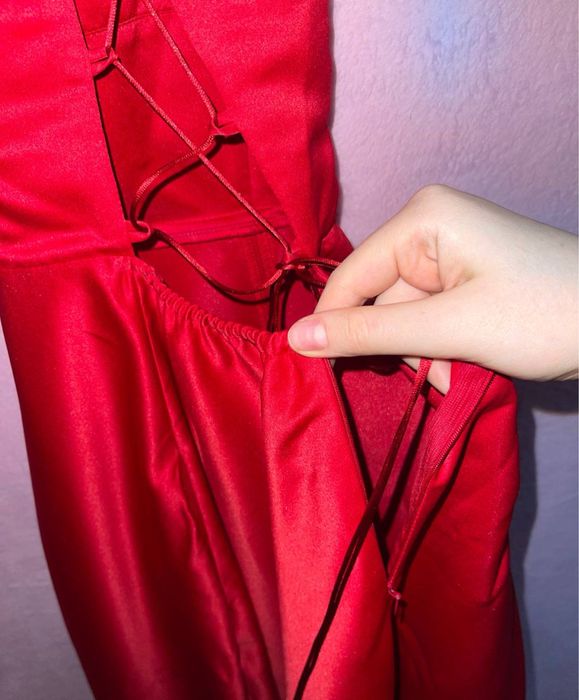 Сукня вечірня(королівський атлас)