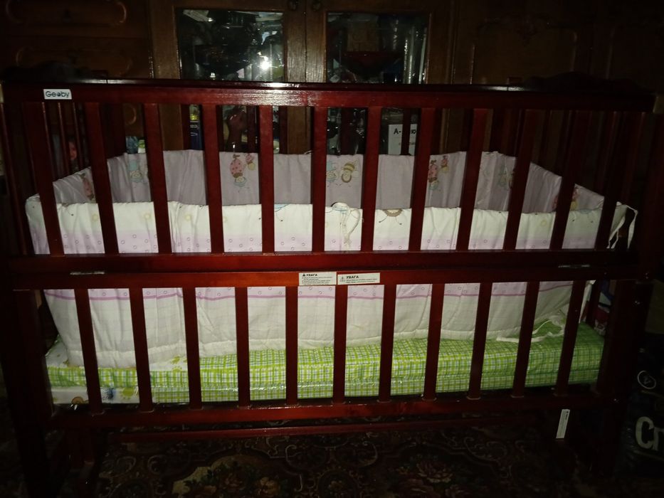 Дитяче ліжко з ковдрою та подушками Детская кровать с одеялом и подушк