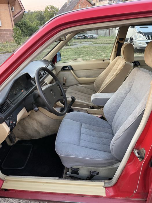 Mercedes-Benz 200D 124