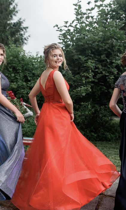 Вечірня сукня шукає нову власницю!