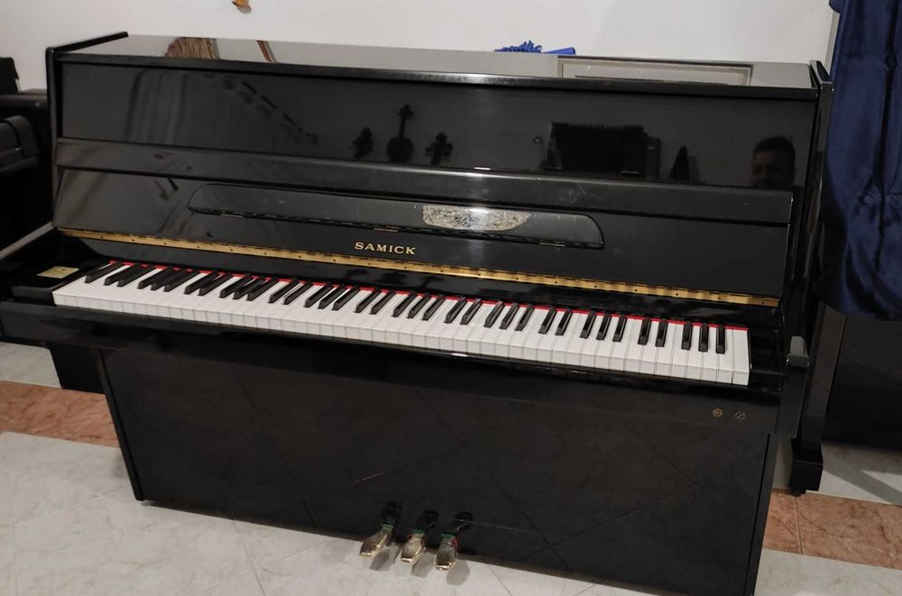 Piano Vertical Samick