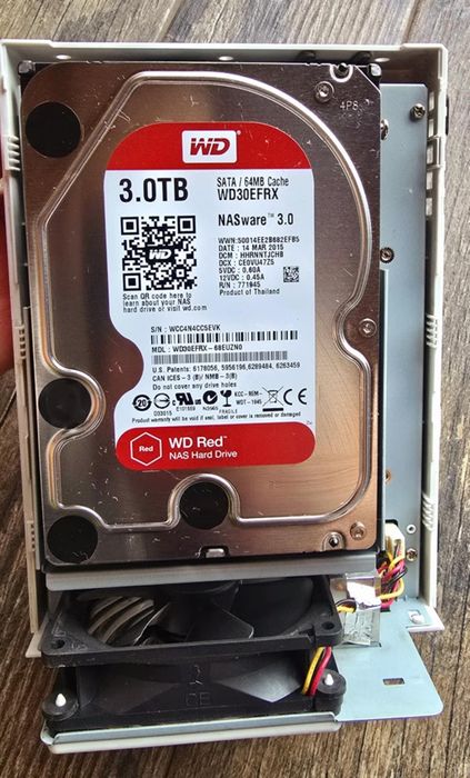 NAS Synology DS215j + 2 x 3Tb