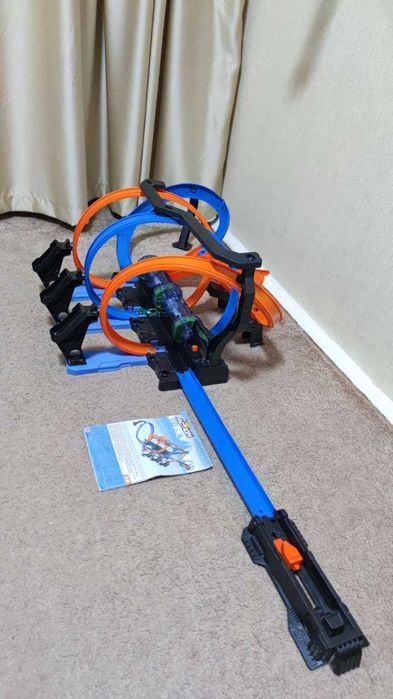 Hot Wheels трек Неймовірний віраж ftb65