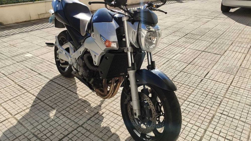 Suzuki GSR 600 - 98 cv (72 kW)