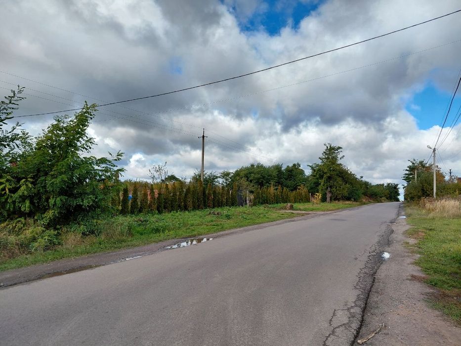 Перспективна ділянка на околиці міста!