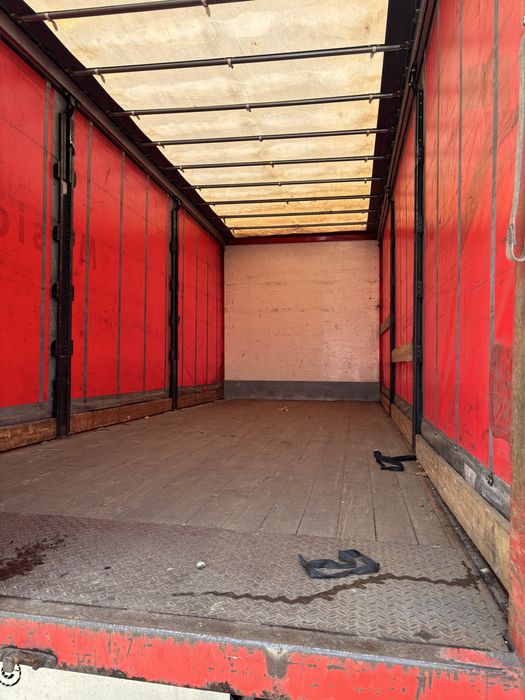 Daf LF cx de cortinas/plataforma retratil