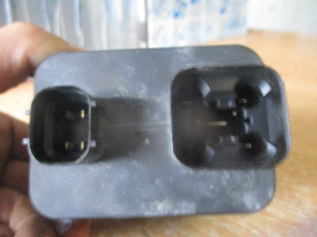 Botão / interruptor electromecânico / relé PEUGEOT Bipper Tepee