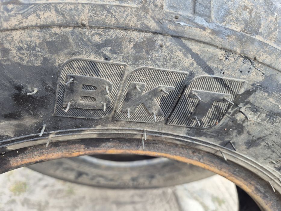 Opony 7.50-18. 7.50r18