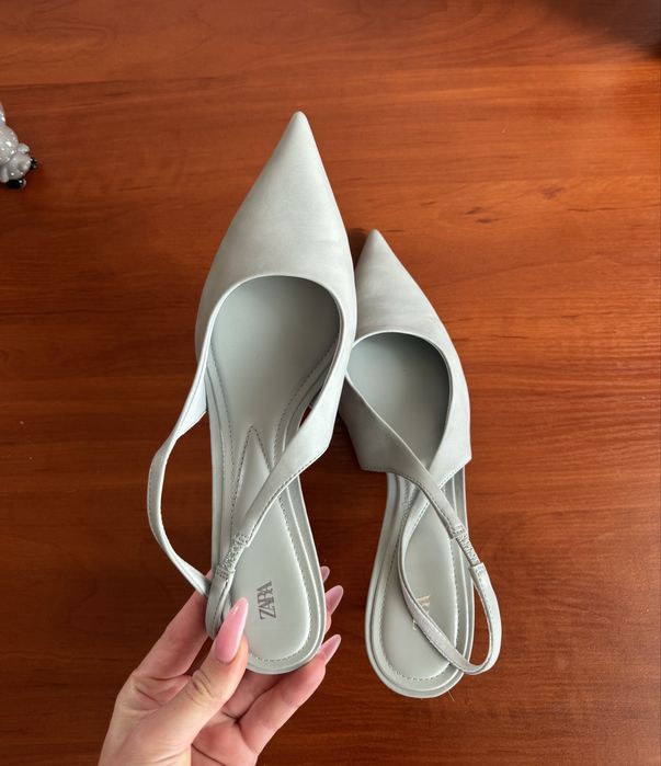 Продам лодочкі Zara