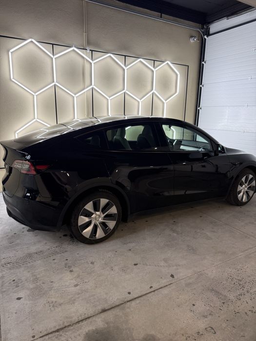 Tesla Model Y Sr Plus LFP64846436720130122