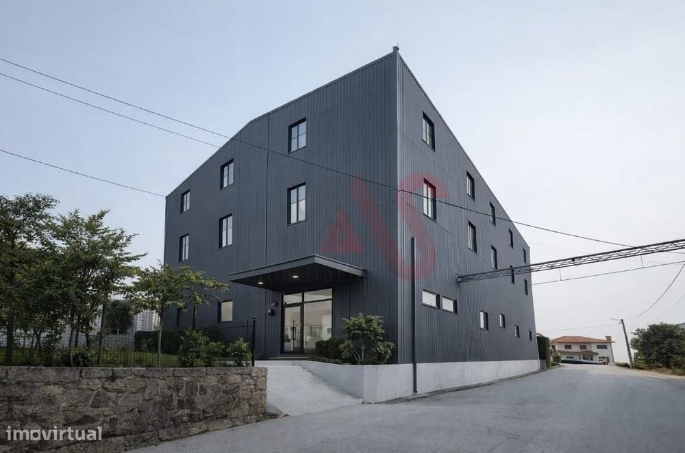 Armazém Industrial com Licença de Indústria + Terreno Anexo | Excelent