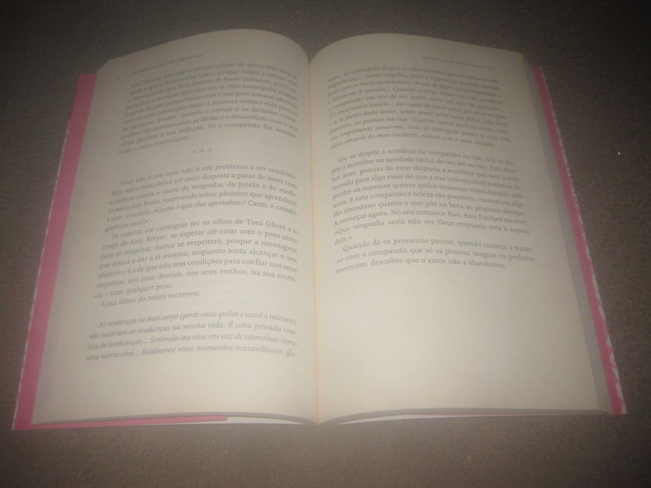 Livro "Mulheres, Comida & Deus" de Gennen Roth