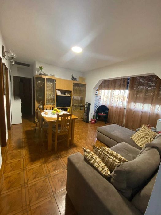 Apartamento T3 com Sótão Aproveitável no Centro de Salvaterra de Magos