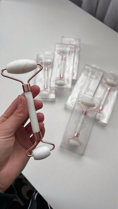 ОПТ Кварцовий ролер, роліу для масажу обличчя