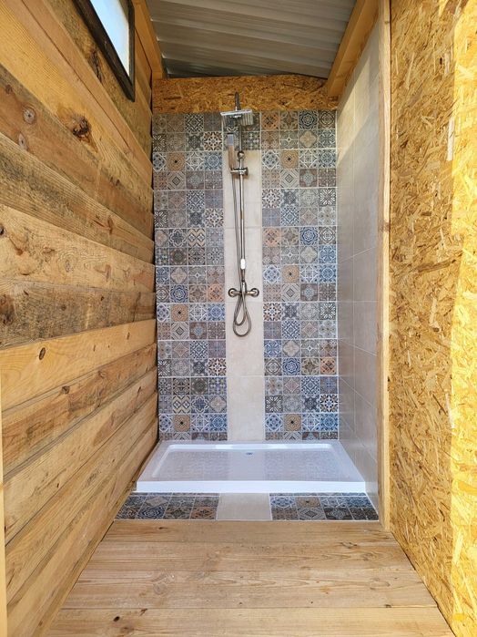 Refúgio Off-Grid 2.5ha com Ribeira e Autocaravana e solar