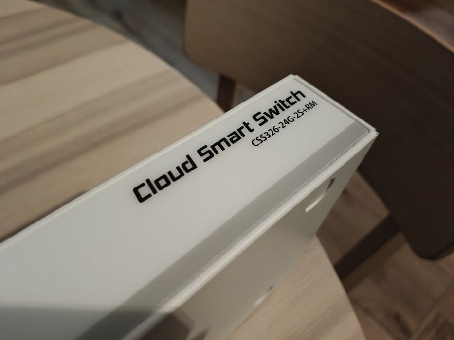 MikroTik CSS326-24G-2S+RM switch zarządzalny