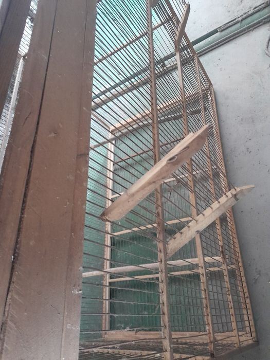 Продам клетки для попугаев