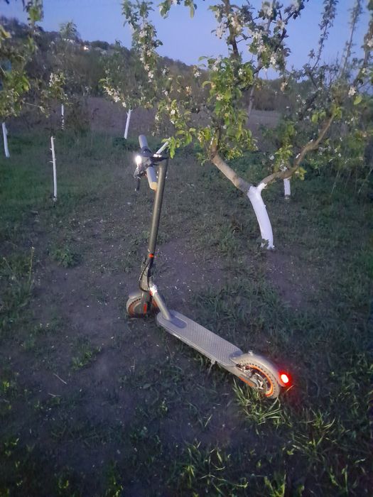 Знижка!!!Єлектросамокат з новою батереєю