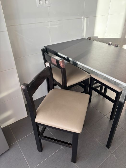 Mesa / 4 cadeiras