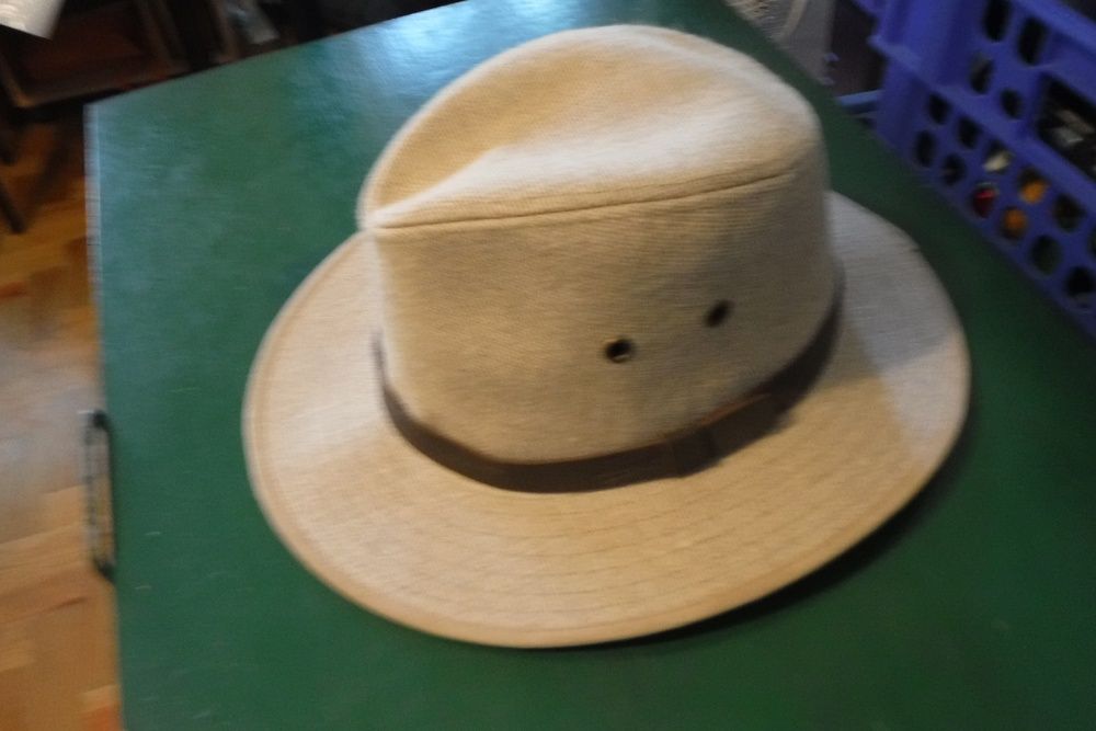Chapeus em bom estado