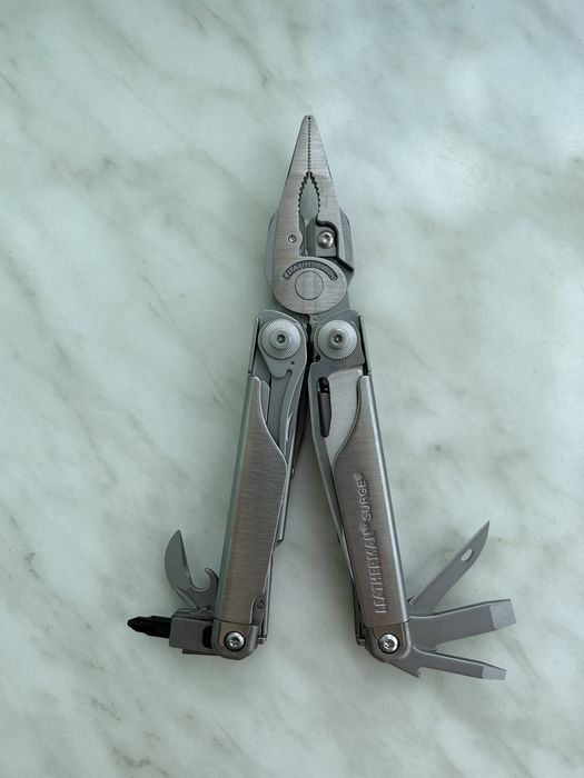 Мультитул leatherman Surge Black!