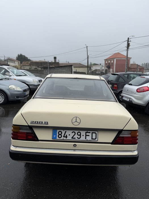 Mercedes 200D - 90