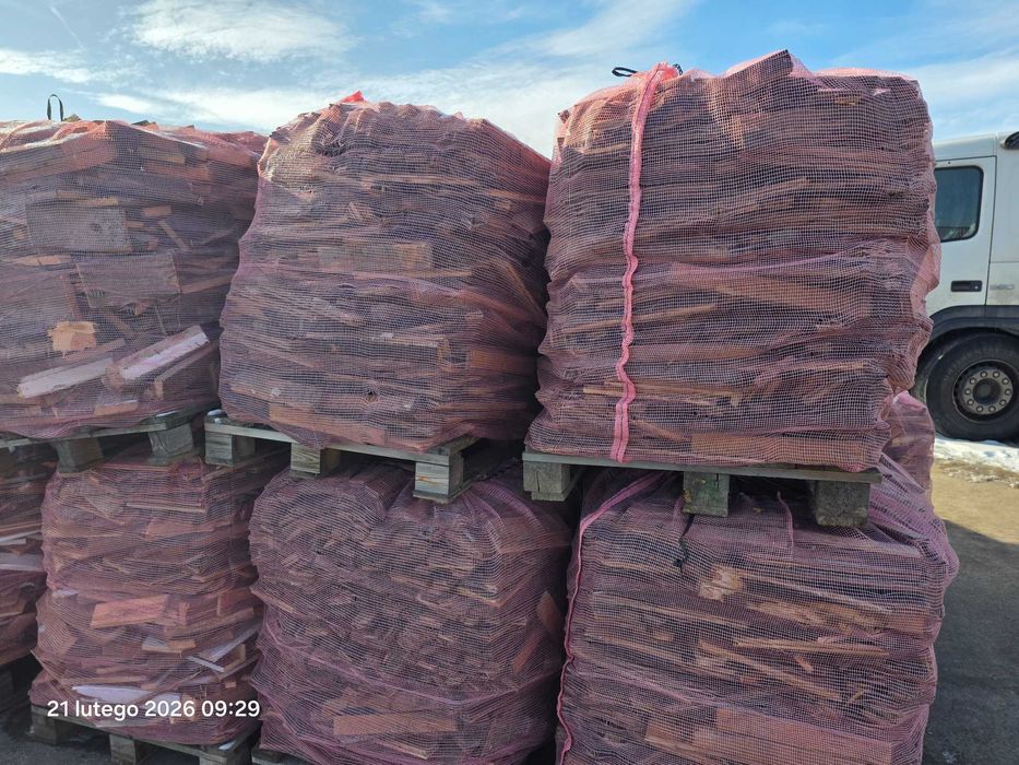 Drewno opalowe  w paletach