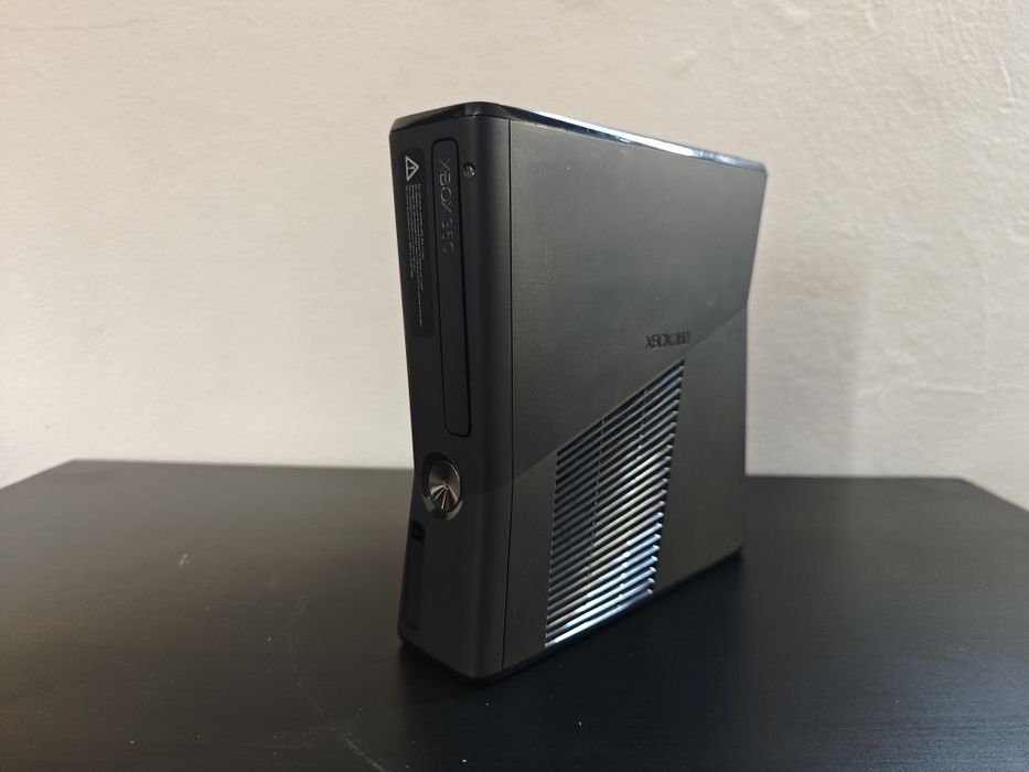 XBOX 360 (Com Caixa e Acessórios)