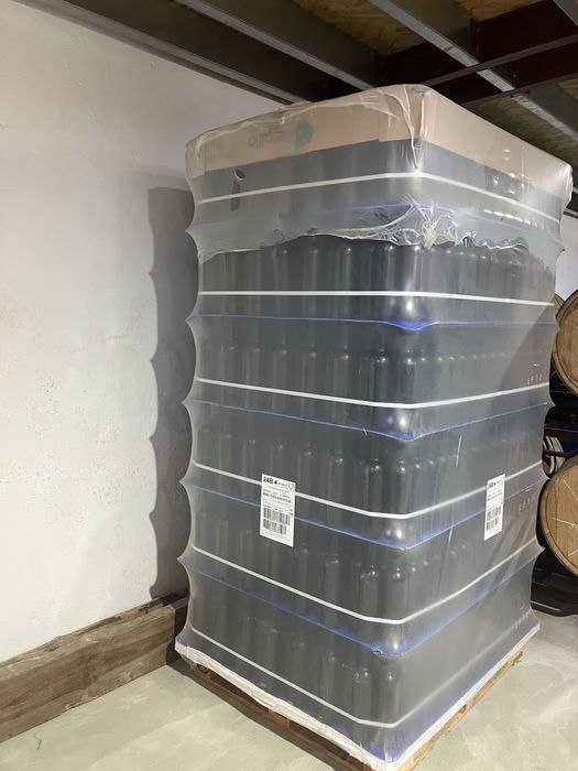 Vende-se  palette garrafas novas